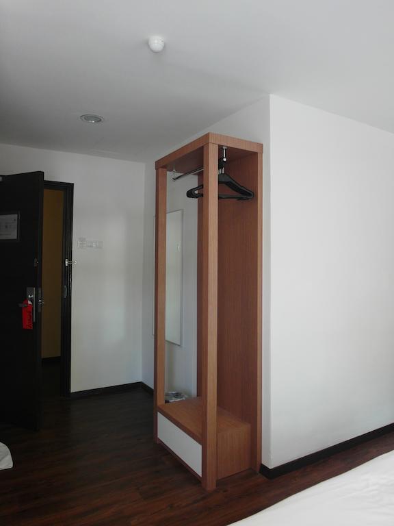 Nagoya Inn Hotel Kuah Szoba fotó