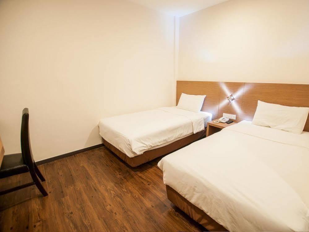 Nagoya Inn Hotel Kuah Kültér fotó